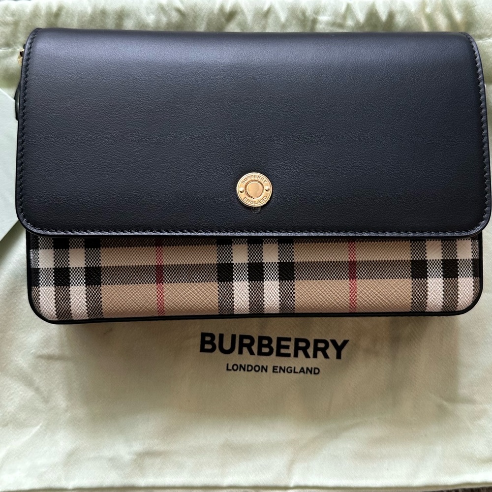 Authentic Brand New Never Used Burberry Crossbody